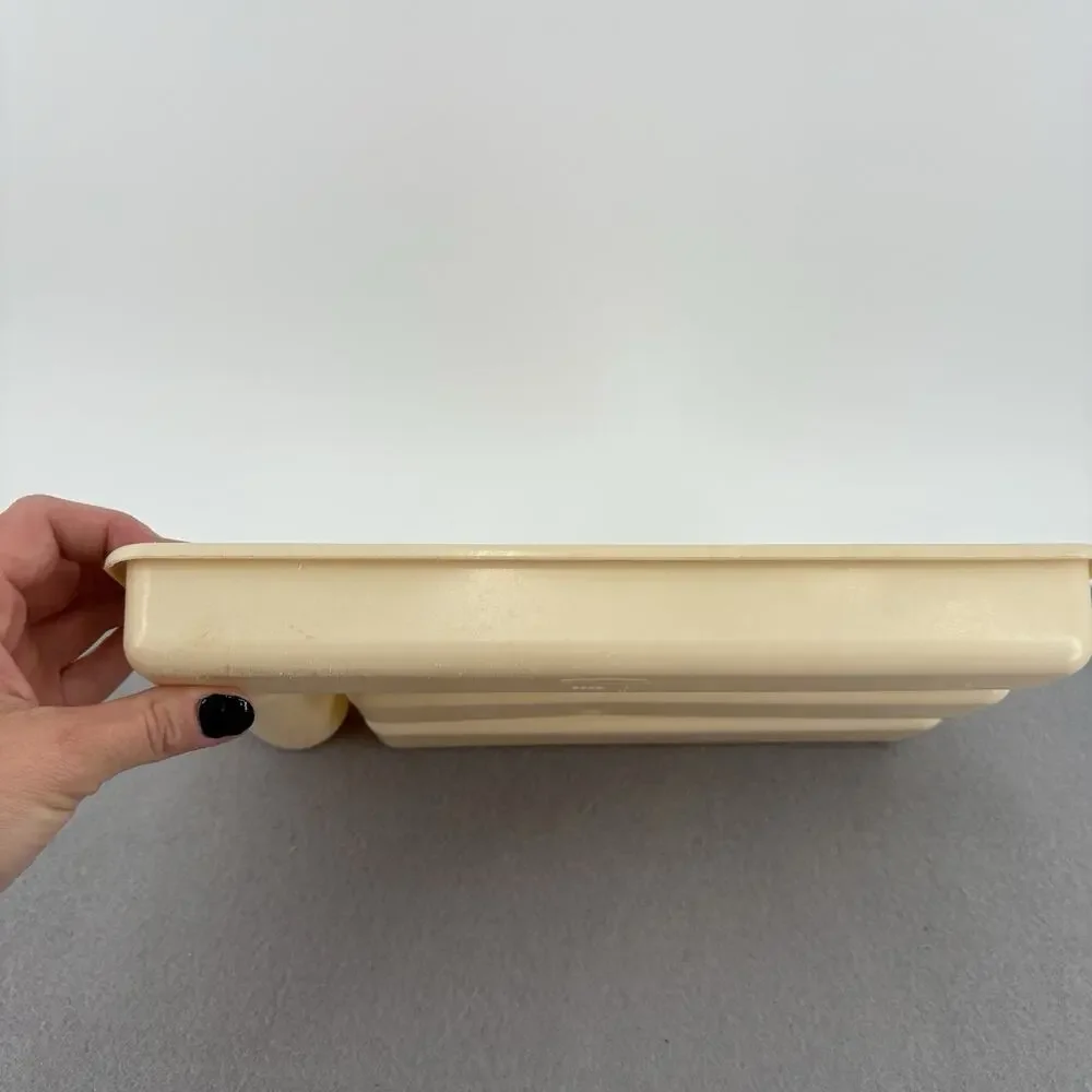 Vintage 0522 RUBBERMAID Cream/Almond Cutlery Utensil Tray 11-1/2” x 7-1/4”
